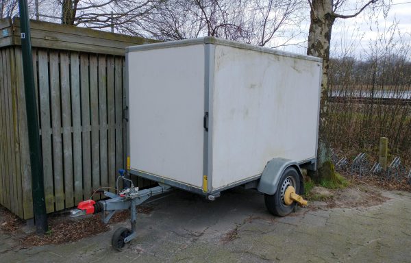 Aanhanger dicht